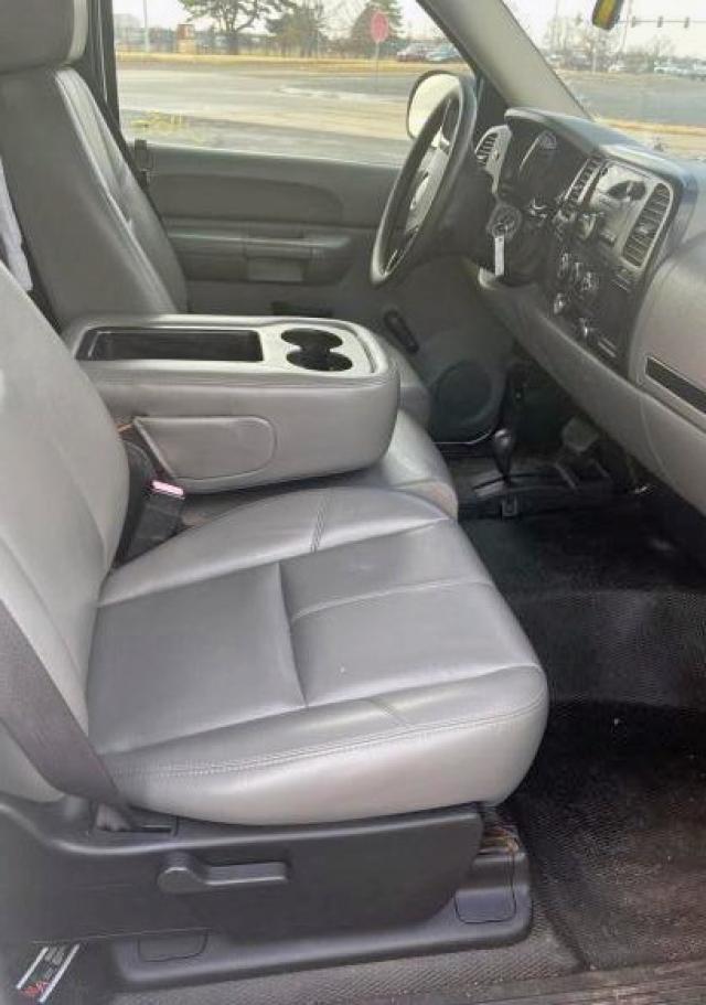 Photo 5 from auction – 2008 CHEVROLET SILVERADO with VIN 1GCEK14C58Z252070