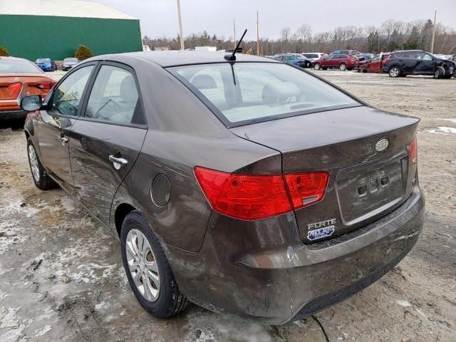 Photo 3 from auction – 2010 KIA FORTE EX with VIN KNAFU4A20A5185156