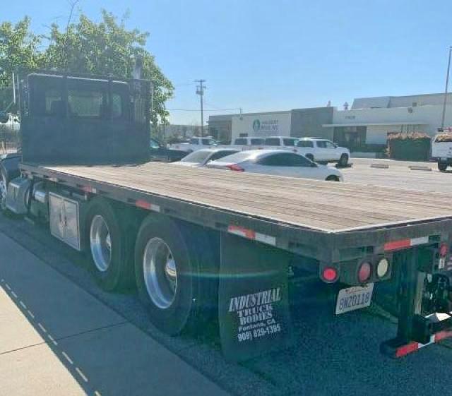 Photo 3 from auction – 1998 PETERBILT 385 with VIN 1NPGL99XXWN465769