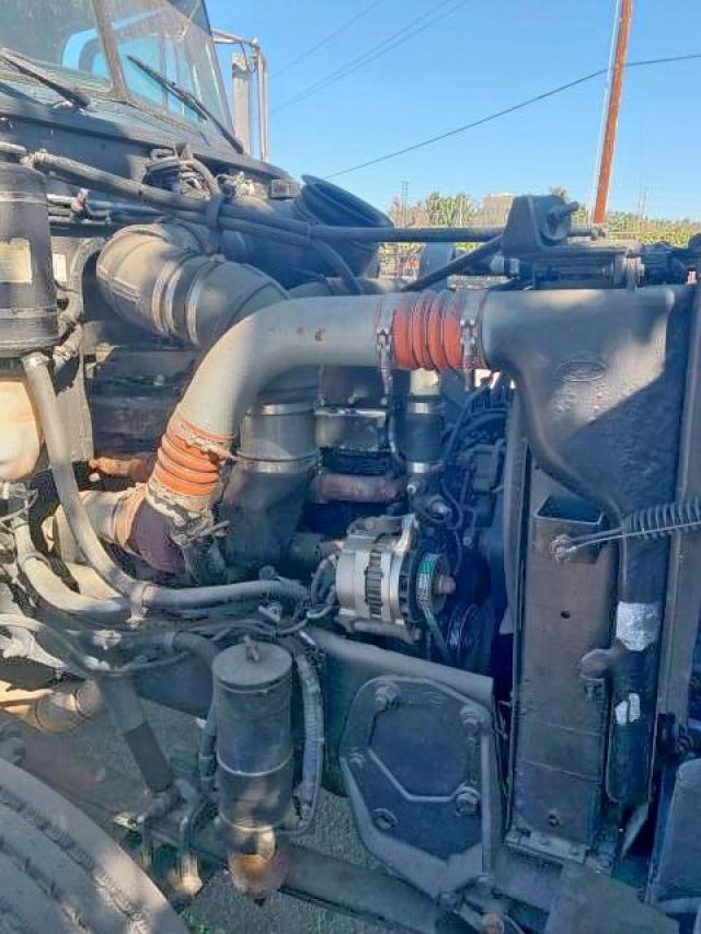 Photo 7 from auction – 1998 PETERBILT 385 with VIN 1NPGL99XXWN465769