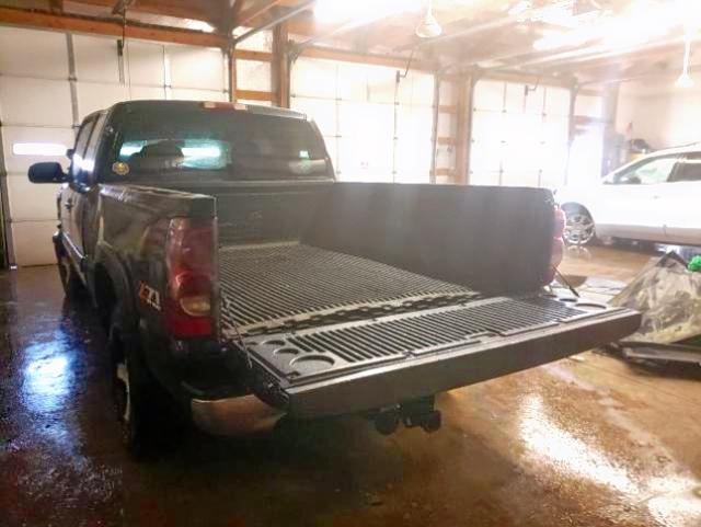 Photo 3 from auction – 2004 CHEVROLET SILVERADO with VIN 2GCEK19T841237302