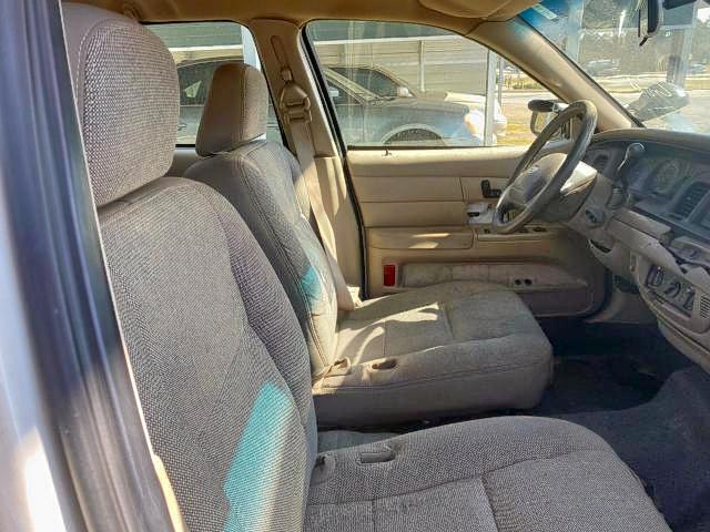 Photo 5 from auction – 2003 FORD CROWN VICT with VIN 2FAFP71W83X126734