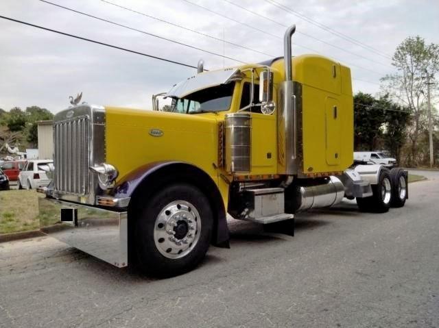 Photo 2 from auction – 1996 PETERBILT 379 with VIN 1XP5DB9X8TN398411