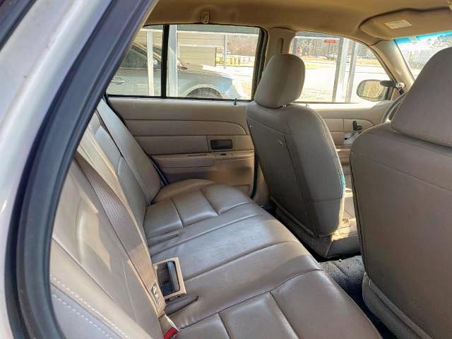 Photo 6 from auction – 2003 FORD CROWN VICT with VIN 2FAFP71W83X126734