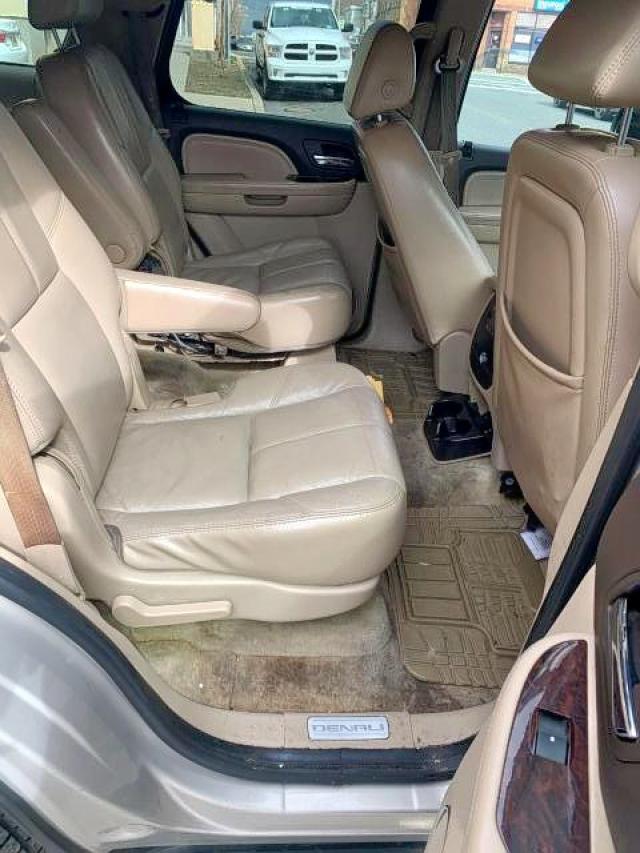 Photo 6 from auction – 2007 GMC YUKON DENA with VIN 1GKFK63857J219537