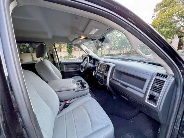 Photo 5 from auction – 2017 RAM 1500 ST with VIN 3C6RR7KT1HG751426