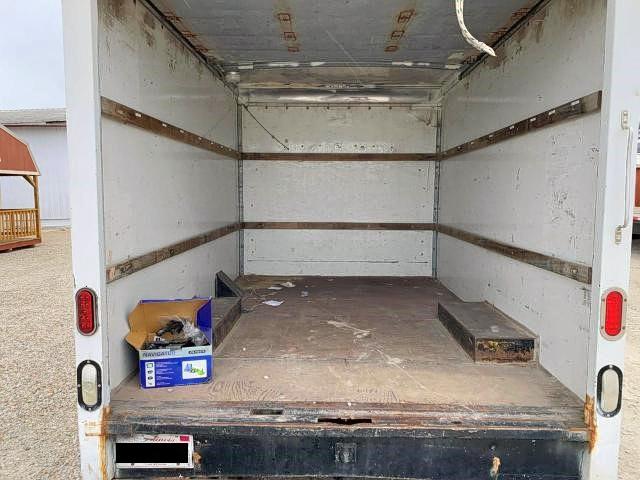 Photo 6 from auction – 2005 GMC SAVANA CUT with VIN 1GDGG31V851901975