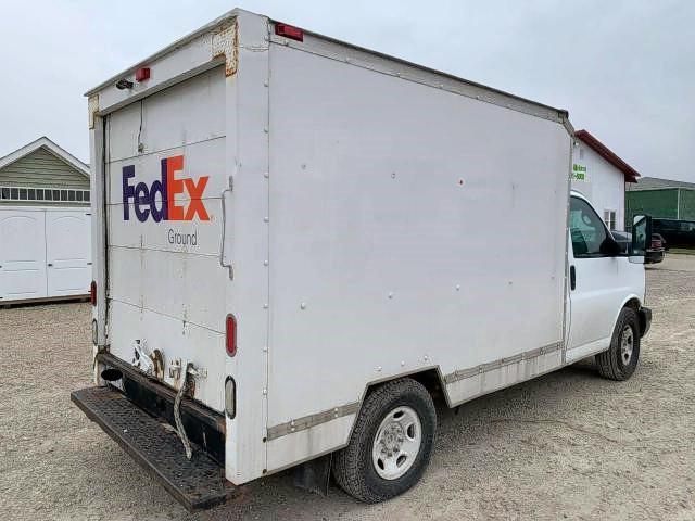 Photo 4 from auction – 2005 GMC SAVANA CUT with VIN 1GDGG31V851901975