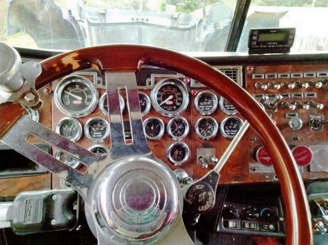 Photo 8 from auction – 1996 PETERBILT 379 with VIN 1XP5DB9X8TN398411