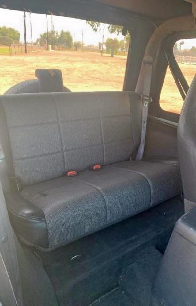 Photo 6 from auction – 2000 JEEP WRANGLER / with VIN 1J4FA29P9YP754823