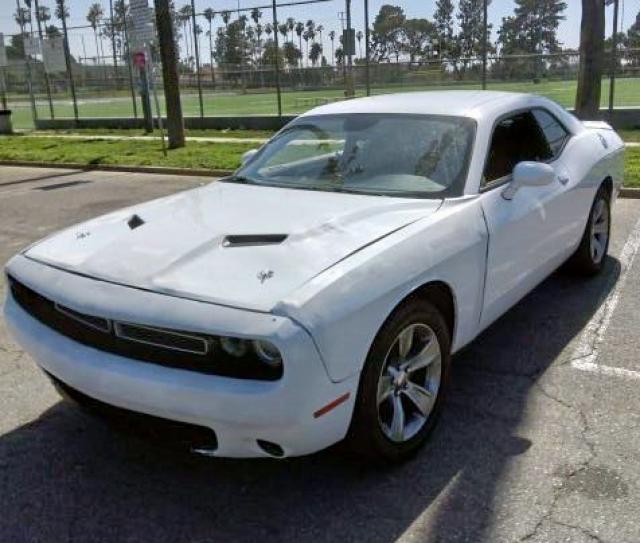 Photo 2 from auction – 2019 DODGE CHALLENGER with VIN 2C3CDZAG4KH670039