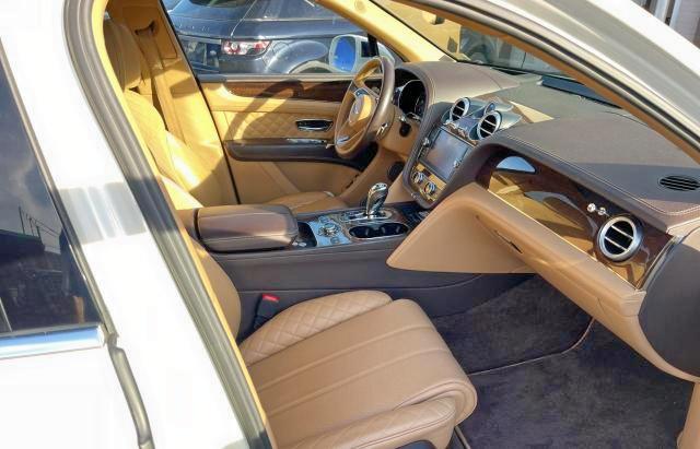 Photo 5 from auction – 2018 BENTLEY BENTAYGA with VIN SJAAC2ZV3JC016930
