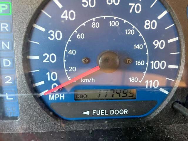 Photo 8 from auction – 2002 TOYOTA SIENNA LE with VIN 4T3ZF13C42U462948