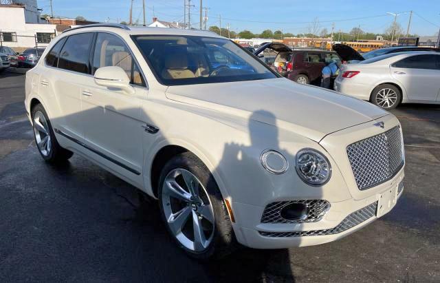 BENTLEY BENTAYGA 2018 with VIN SJAAC2ZV3JC016930 - Photo from auction