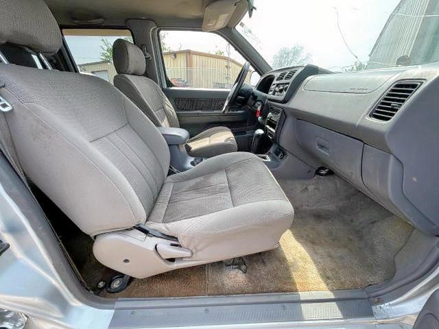 Photo 5 from auction – 2000 NISSAN FRONTIER C with VIN 1N6ED27T7YC320218