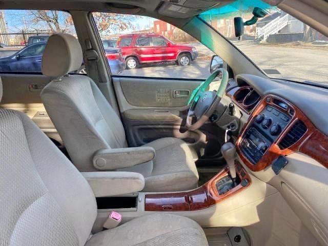 صورة رقم 5 من المزاد - 2004 TOYOTA HIGHLANDER مع VIN JTEEP21A040016821