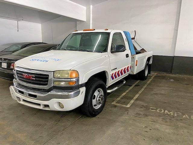 Photo 2 from auction – 2004 GMC NEW SIERRA with VIN 1GDJC34104E149125