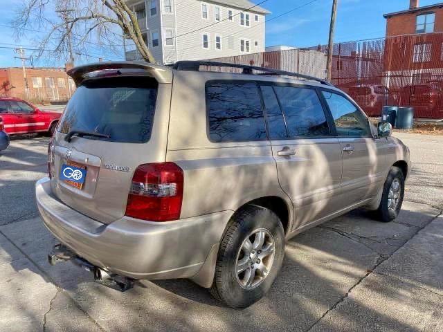 صورة رقم 4 من المزاد - 2004 TOYOTA HIGHLANDER مع VIN JTEEP21A040016821