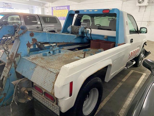 Photo 3 from auction – 2004 GMC NEW SIERRA with VIN 1GDJC34104E149125