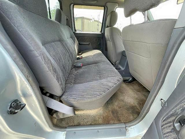 Photo 6 from auction – 2000 NISSAN FRONTIER C with VIN 1N6ED27T7YC320218