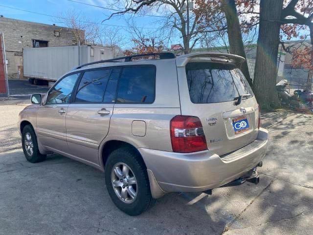 Photo 3 from auction – 2004 TOYOTA HIGHLANDER with VIN JTEEP21A040016821
