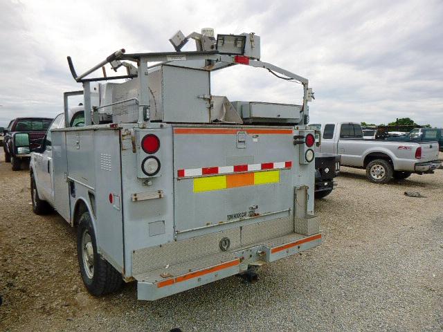 Photo 3 from auction – 2006 FORD F350 SRW S with VIN 1FDSF30536EB43388