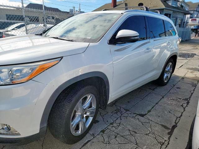 Photo 2 from auction – 2015 TOYOTA HIGHLANDER with VIN 5TDDKRFH1FS199983