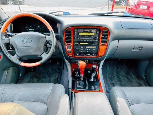 Photo 9 from auction – 2000 LEXUS LX 470 with VIN JT6HT00W3Y0096840