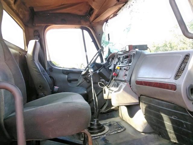 Photo 5 from auction – 2005 FREIGHTLINER M2 112 MED with VIN 1FUJC5CV75HU94231