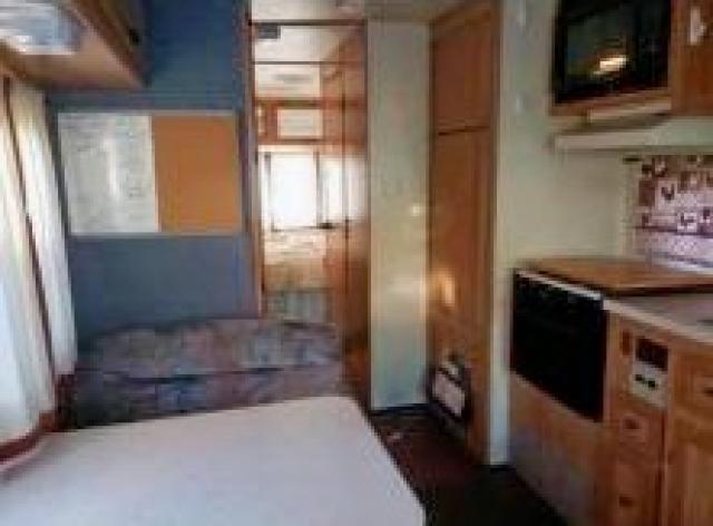 Photo 6 from auction – 2000 WORKHORSE CUSTOM CHASSIS MOTORHOME with VIN 5B4LP37J2Y3319392