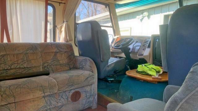 Photo 5 from auction – 2000 WORKHORSE CUSTOM CHASSIS MOTORHOME with VIN 5B4LP37J2Y3319392