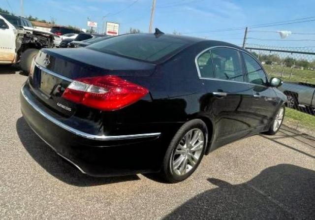 Photo 4 from auction – 2013 HYUNDAI GENESIS 3. with VIN KMHGC4DD1DU247807