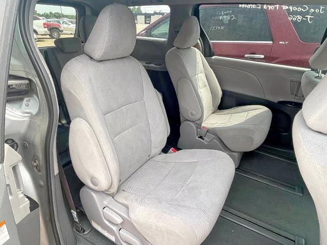 Photo 6 from auction – 2019 TOYOTA SIENNA with VIN 5TDZZ3DC5KS003768