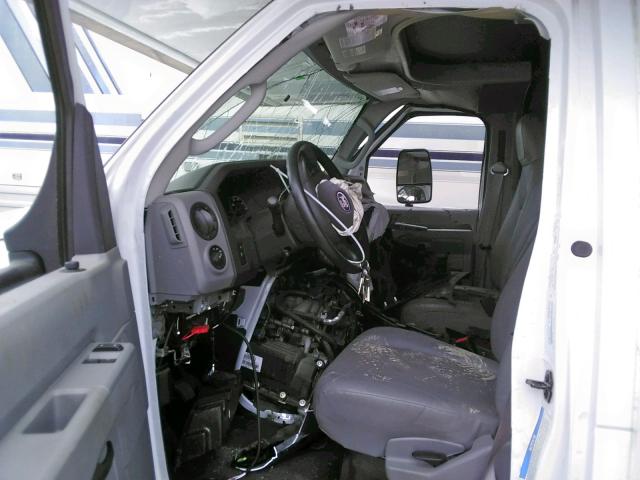 Photo 5 from auction – 2019 FORD ECONOLINE with VIN 1FDWE3FS3KDC22349