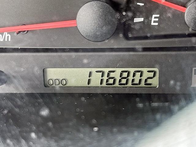 Photo 8 from auction – 2004 TOYOTA CAMRY LE with VIN 4T1BE32K14U316754