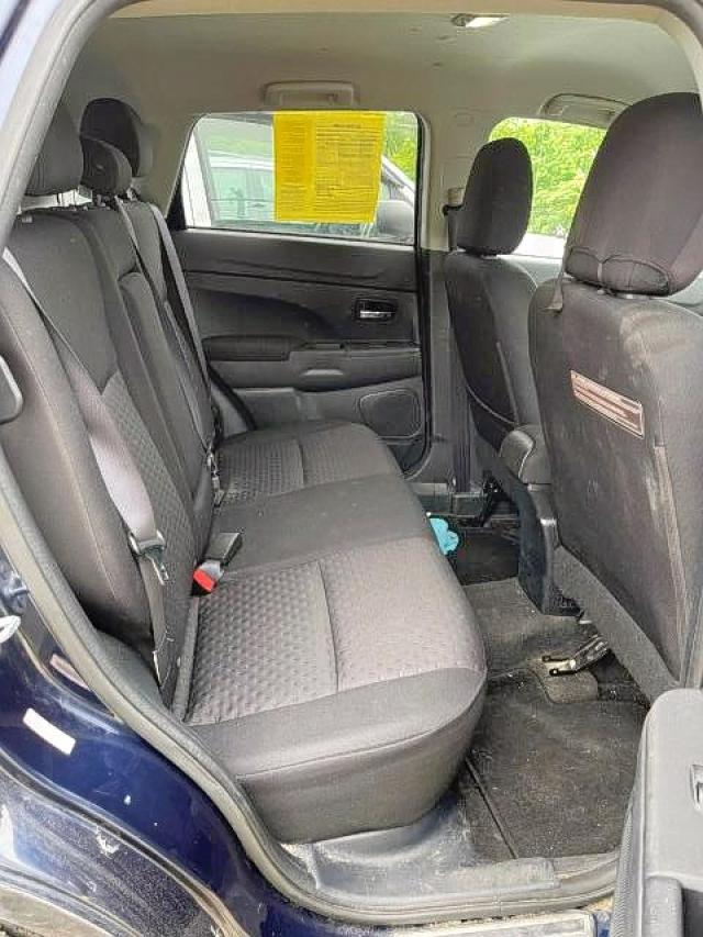 Photo 6 from auction – 2011 MITSUBISHI OUTLANDER with VIN JA4AR4AU9BZ012711