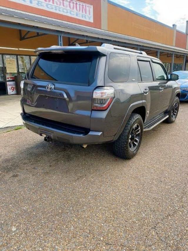 Photo 4 from auction – 2017 TOYOTA 4RUNNER SR with VIN JTEBU5JRXH5478802