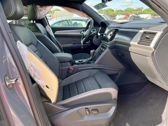 Photo 5 from auction – 2021 VOLKSWAGEN ATLAS CROS with VIN 1V2TE2CA9MC221856