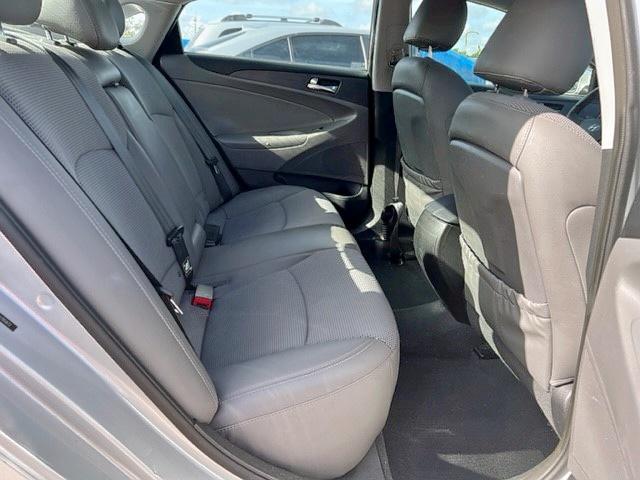 Photo 6 from auction – 2013 HYUNDAI SONATA SE with VIN 5NPEC4AC4DH785872