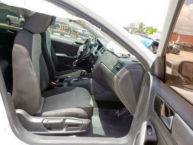 Photo 5 from auction – 2017 VOLKSWAGEN JETTA S with VIN 3VW2B7AJ0HM329368