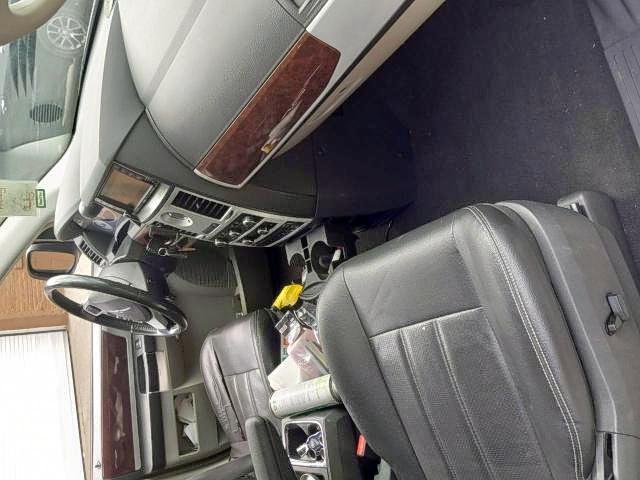 Photo 5 from auction – 2010 CHRYSLER TOWN & COU with VIN 2A4RR8DX6AR387786