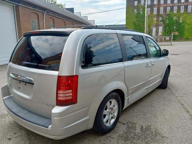 Photo 4 from auction – 2010 CHRYSLER TOWN & COU with VIN 2A4RR8DX6AR387786