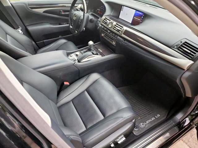 Photo 5 from auction – 2016 LEXUS LS 460 with VIN JTHBL5EF3G5143370