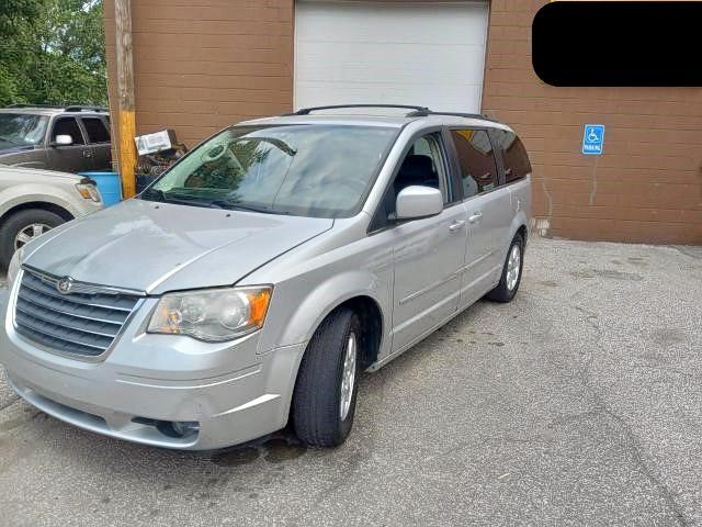 Photo 2 from auction – 2010 CHRYSLER TOWN & COU with VIN 2A4RR8DX6AR387786