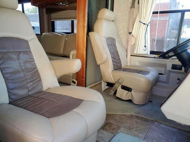 Photo 5 from auction – 2005 GULF STREAM CRESCENDO with VIN 4UZAAHDC35CU88110