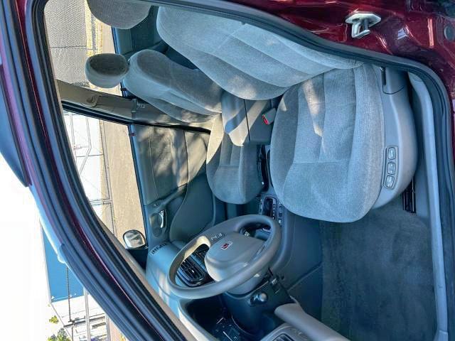 Photo 5 from auction – 2002 SATURN LW200 with VIN 1G8JU84F22Y527235