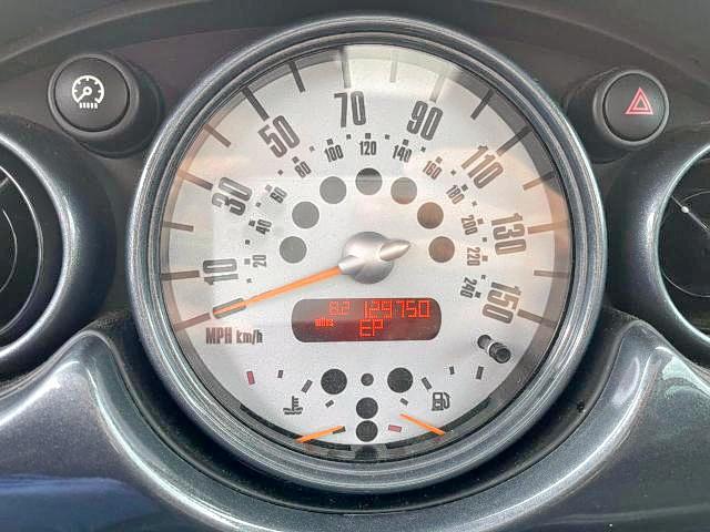 Photo 8 from auction – 2003 MINI COOPER with VIN WMWRC33443TE19678