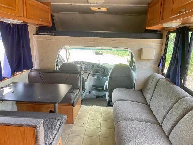 Photo 6 from auction – 2005 FORD ECONOLINE with VIN 1FDXE45SX5HB41843
