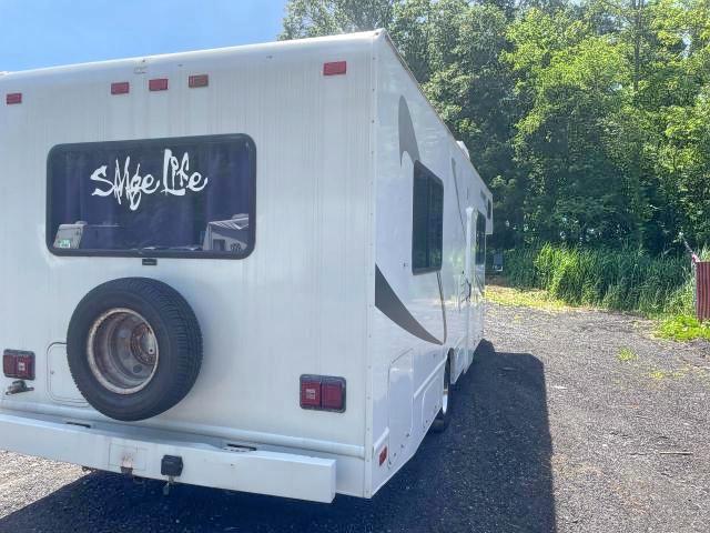 Photo 4 from auction – 2005 FORD ECONOLINE with VIN 1FDXE45SX5HB41843