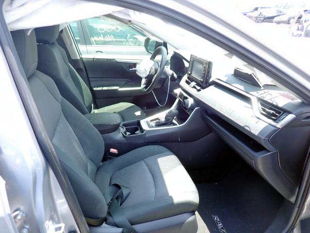 Photo 5 from auction – 2019 TOYOTA RAV4 XLE with VIN JTMW1RFV8KD015873